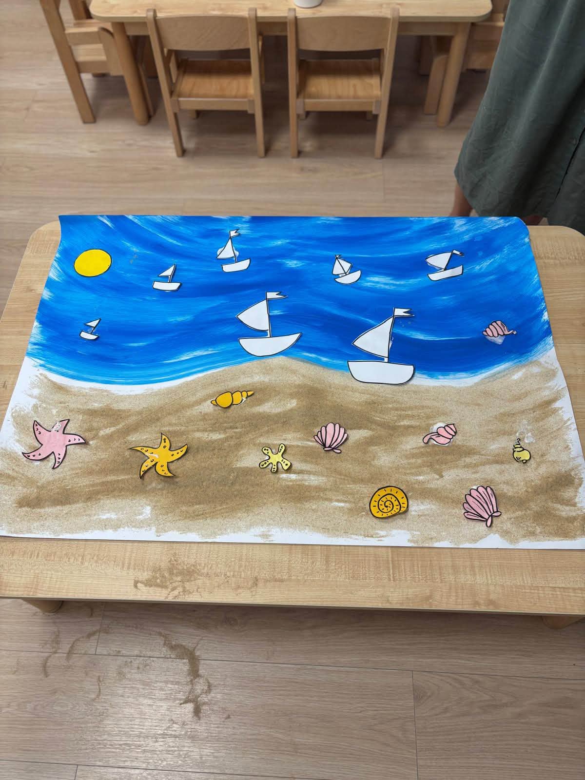 Dzień na plaży – zajęcia sensoryczne w Żłobku Miś Panda 🏖️